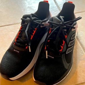 Adadis running shoes sz 7 1/2.